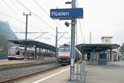 Der Bahnhof Flüelen soll durch die neue Haltestelle für die konzessionierte Fernbuslinie auf der Nord-Süd-Achse eine Aufwertung erfahren. (Bild: Corinne Glanzmann, Flüelen, 7. April 2017)