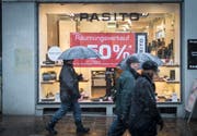 Inzwischen ein gewohntes Bild: Räumungsverkauf in einem Geschäft in der St.Galler Altstadt. (Bild: Benjamin Manser - 2. Februar 2015)