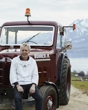 Werner Zimmermann von Vitznau fährt mit diesem Traktor nach Kaliningrad an die Fussball-WM. (Bild: Herbert Zimmermann; 9. März 2018)