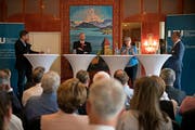 Stellten sich im Casino Luzern den Fragen von LZ-Chefredaktor Jérôme Martinu (von links): Christian Ineichen (CVP), Angela Lüthold (SVP) und Markus Zenklusen (FDP).(Bild: Corinne Glanzmann; 25. Mai 2018)