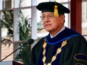 Der Präsident der Universität von Südkalifornien, Max Nikias, tritt wegen eines Missbrauchsskandals um einen Arzt an der Hochschule zurück. (Bild: KEYSTONE/AP/RICHARD VOGEL)