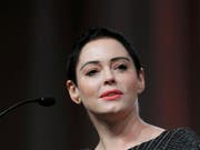 "Wir haben dich, Harvey Weinstein, wir haben dich": die US-Schauspielerin Rose McGowan. (Bild: KEYSTONE/AP/PAUL SANCYA)