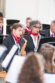 Zwei Musikanten der Feldmusikg Weggis. (Bild: Roger Grütter, 27. Mai 2018)