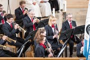 Musikanten der Feldmusik Weggis beim Konzert in der katholischen Pfarrkirche in Weggis. (Bild: Roger Grütter, 27. Mai 2018)