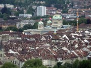 Startschuss zur Sommersession: Unter der Bundeshauskuppel wird in den nächsten Wochen über brisante Themen gestritten. (Bild: KEYSTONE/PETER SCHNEIDER)