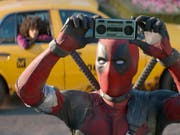 Ryan Reynolds spielt in einer Szene von "Deadpool 2". Der Film hielt sich am Wochenende vom 24. bis 27. Mai 2018 an der Spitze der Schweizer Kinocharts. (Bild: Keystone/AP Twentieth Century Fox/)