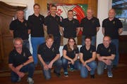 Das OK mit Markus Keller, Silvan Fürer, Erich Frick, Philipp Traber, OK-Präsident Hans Achermann und Leo Thaler (hinten von links) sowie Hubert Karrer, Willi Frehner, Angelika Sutter, Maria Karrer und Urs Germann (vorne von links). (Bild: PD)