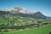 Wildhaus ist als eines von drei Toggenburger Dörfern nominiert für die Wahl zum «Schönsten Dorf der Schweiz 2018». (Bild: Adrian Michael)