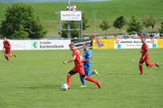 Gut in Szene gesetzt: Sven Düring (am Ball) bereitete das 2:1 vor und erzielte das 3:1 für Bazenheid gleich selber. (Bild: Beat Lanzendorfer)