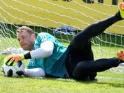 Manuel Neuer im Training des deutschen Naitonalteams (Bild: KEYSTONE/EPA/SASCHA STEINBACH)
