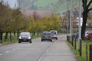 Die Wilstrasse in Oberdorf soll saniert und verbreitert werden. (Bild: Matthias Piazza (Oberdorf, 7. November 2017))
