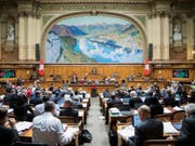 Eine Landeshymne pro Legislatur genügt: Der Nationalrat will den Schweizerpsalm nicht zu Beginn jeder Session singen. (Bild: Keystone/PETER KLAUNZER)