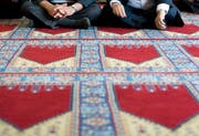Islamische Gebetsstätten und Imame sollen nach dem Willen des Ständerats weiterhin Gelder aus dem Ausland annehmen dürfen.. (KEYSTONE/Peter Schneider)