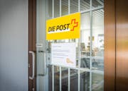 Wo gehen die Türen der Postfiliale für immer zu? Fünf Filialen im Toggenburg sind von der Schliessung bedroht (Symbolbild: Jil Lohse)