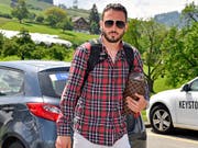 Josip Drmic rückt optimitisch ins Nati-Trainingslager ein (Bild: KEYSTONE/WALTER BIERI)