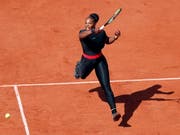 Serena Williams meldete sich in Paris zurück (Bild: KEYSTONE/EPA/GUILLAUME HORCAJUELO)