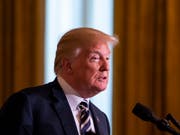 US-Präsident Donald Trump hat offenbar seinem Rechtsvertreter Michael Cohen die Zahlung von 130'000 Dollar an die Pornodarstellerin Stormy Daniels Stück-für-Stück zurückerstattet. (Bild: KEYSTONE/EPA/JIM LO SCALZO)