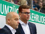 Wieder vereint: Klotens bisheriger Assistenztrainer Niklas Gällstedt (links) wird in Wolfsburg wieder an der Seite des früheren Klotener Cheftrainers Pekka Tirkkonen arbeiten (Bild: KEYSTONE/PATRICK B. KRAEMER)