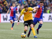 Ein wichtiges Teil im Berner Meisterpuzzle: Miralem Sulejmani (li., gegen Basels Taulant Xhaka) bleibt bei den Young Boys (Bild: KEYSTONE/ANTHONY ANEX)