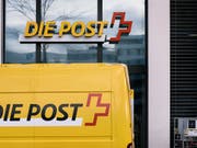Wandelt die Post eine Poststelle in eine Agentur um, kann dieser Entscheid nicht gerichtlich angefochten werden. Dies hat das Bundesverwaltungsgericht entschieden. (Themenbild) (Bild: KEYSTONE/CHRISTIAN BEUTLER)