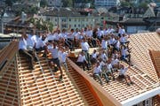 Das Streule + Alder-Team auf dem Dach des Restaurants Rheinfels in Rorschach. Bild: PD
