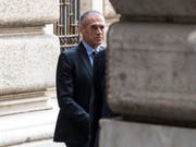 Kein Ende der Krise in Italien: Während sich die Bildung einer Übergangsregierung unter Finanzfachmann Carlo Cottarelli hinzieht, setzte sich die Talfahrt an den Finanzmärkten fort. (Bild: KEYSTONE/AP ANSA/ANGELO CARCONI)