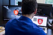 Blick in die Räumlichkeiten der Firma Bitcoin Suisse AG in Baar. (Bild: Alexandra Wey/Keystone (Baar, 24. Mai 2016))