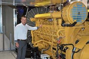 Nicht zuletzt dank zwei leistungsstarken Dieselmotoren könne das Rechenzentrum Ostschweiz eine Verfügbarkeit von 99,998 Prozent vorweisen, erklärt CEO Christoph Baumgärtner. Das Datenzentrum erreicht dadurch das höchste Branchen-Qualitätslabel «Tier 4». (Bild: Bruno Eisenhut)