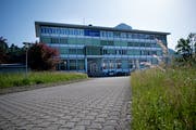 Auf dem Areal beim Sadec-Gebäude hat der Gemeinderat einen Standort für das neue Feuerwehrlokal gefunden. (Bild: Corinne Glanzmann (Stansstad, 30. Mai 2018))