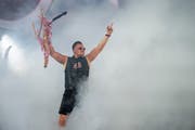 Andreas Gabalier liess sich bei seinem letztjährigen Auftritt im Kybunpark feiern. (Bild: Urs Bucher)