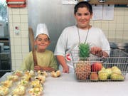 Gesundes auch bekömmlich schmecken lassen: Dies wollen Forscher mit einer Manipulation des menschlichen Gehirns versuchen. (Bild: KEYSTONE/MARTIN RUETSCHI)