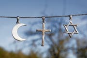 Der Dialog zwischen den Weltreligionen klärt auf, baut Vorurteile ab und fördert gegenseitigen Respekt. Mit dem Dialogpreis zeichnen die Schweizer Juden verdiente Menschen aus.