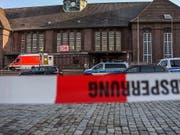 Der Bahnhof im norddeutschen Flensburg wurde nach der Messerattacke evakuiert. (Bild: KEYSTONE/EPA/HEIKO THOMSEN/NORDPRESSE)