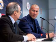 Zinédine Zidane verkündet anlässlich einer kurzfristig anberaumten Medienkonferenz am Donnerstagmittag seinen Rücktritt als Trainer von Real Madrid (Bild: KEYSTONE/AP/BORJA B. HOJAS)