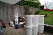 Utensilien für das Drogenlabor. (Bild: Zuger Polizei)