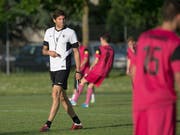 Bekommt für seinen Rauswurf als Trainer des FC Black Stars drei Monatslöhne: Benjamin Huggel. (Bild: KEYSTONE/GEORGIOS KEFALAS)