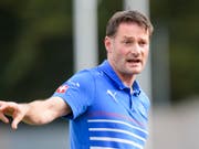 Der Schweizer U17-Coach Stefan Marini will mit seinen Jungs an der EM in England hoch hinaus (Bild: KEYSTONE/JEAN-CHRISTOPHE BOTT)