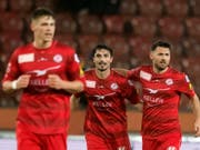 Doppel-Torschütze für Winterthur: Luca Radice (m.). (Bild: KEYSTONE/ENNIO LEANZA)