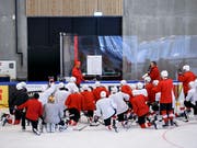 Patrick Fischer gibt dem Schweizer Nationalteam die Marschrichtung für die WM-Auftaktpartie gegen Aufsteiger Österreich vor (Bild: KEYSTONE/SALVATORE DI NOLFI)