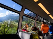 Hotels haben im März von mehr Touristen aus dem Ausland profitiert. (Symbolbild) (Bild: KEYSTONE/ANTHONY ANEX)