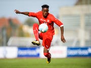 Felix Mambimbi erzielte schon in der ersten Halbzeit zwei Tore (Bild: KEYSTONE/JEAN-CHRISTOPHE BOTT)
