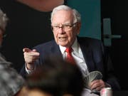 Der Starinvestor Warren Buffett ist als Zocker bekannt. Jetzt warnt er vor der Cyper-Währung Bitcoin, diese sei "Rattengift hoch zwei". (Bild: KEYSTONE/AP/NATI HARNIK)