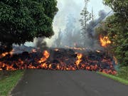 Lava des Vulkans Kilauea hat bisher auf Hawaii rund 30 Häuser zerstört. (Bild: KEYSTONE/AP U.S. Geological Survey)