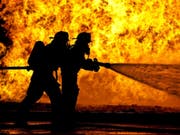 Feuerwehrleute können Dampfverbrennungen durch ihren eigenen Schweiss erleiden. (Bild: Empa)