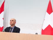 Das Stimmvolk hat die Rentenreform von Bundesrat Alain Berset abgelehnt. Die Oberaufsichtskommission Berufliche Vorsorge fordert nun, dass die Politik rasch handelt. Der Mindestumwandlungssatz müsse gesenkt werden. (Bild: KEYSTONE/LUKAS LEHMANN)