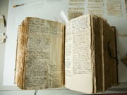 Das "Deutsche Glossar" von Johann Jakob Spreng besteht aus gegen 100'000 handschriftlichen Zetteln. Nun wird das Werk erstmals der Öffentlichkeit zugänglich gemacht. (Bild: Universität Basel/Florian Moritz)