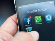 Allein die Facebook-Freundschaft eines Richters mit einer Partei lässt gemäss Bundesgericht nicht auf Befangenheit schliessen. (Bild: KEYSTONE/CHRISTIAN BEUTLER)