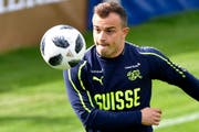 Xherdan Shaqiri: «Die Eishockey-Nati hat uns ein bisschen Druck gemacht.». (Bild: Walter Bieri/KEY)