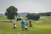 Blick auf den Golfpark Waldkirch, der im Jahr 2000 eröffnet wurde. Erbaut wurde er von der Migros, die auch Betreiberin des Parks ist. (Bild: Benjamin Manser)