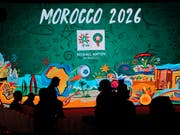 Die Bewerbung von Marokko zur Austragung der Fussball-WM 2026 stuft eine FIFA-Kommission in den Bereichen Stadien, Unterkünfte und Transport als "hochriskant" ein. (Bild: KEYSTONE/AP/ABDELJALIL BOUNHAR)